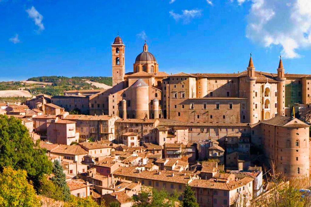 VIAGGIA NELLE MARCHE SICURE: pacchetti vacanze e notti gratuite nelle Marche per operatori sanità